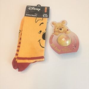Disney Winnie the Pooh Crew Socks and Bath Bomb Set